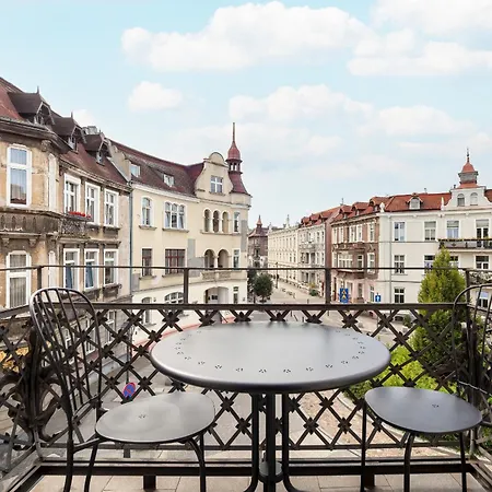 Apartment Przestronny Bialy Apartament Wrzeszcz By Renters Danzig